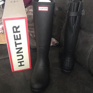 Size 9 matte black HUNTER boots adjustable back